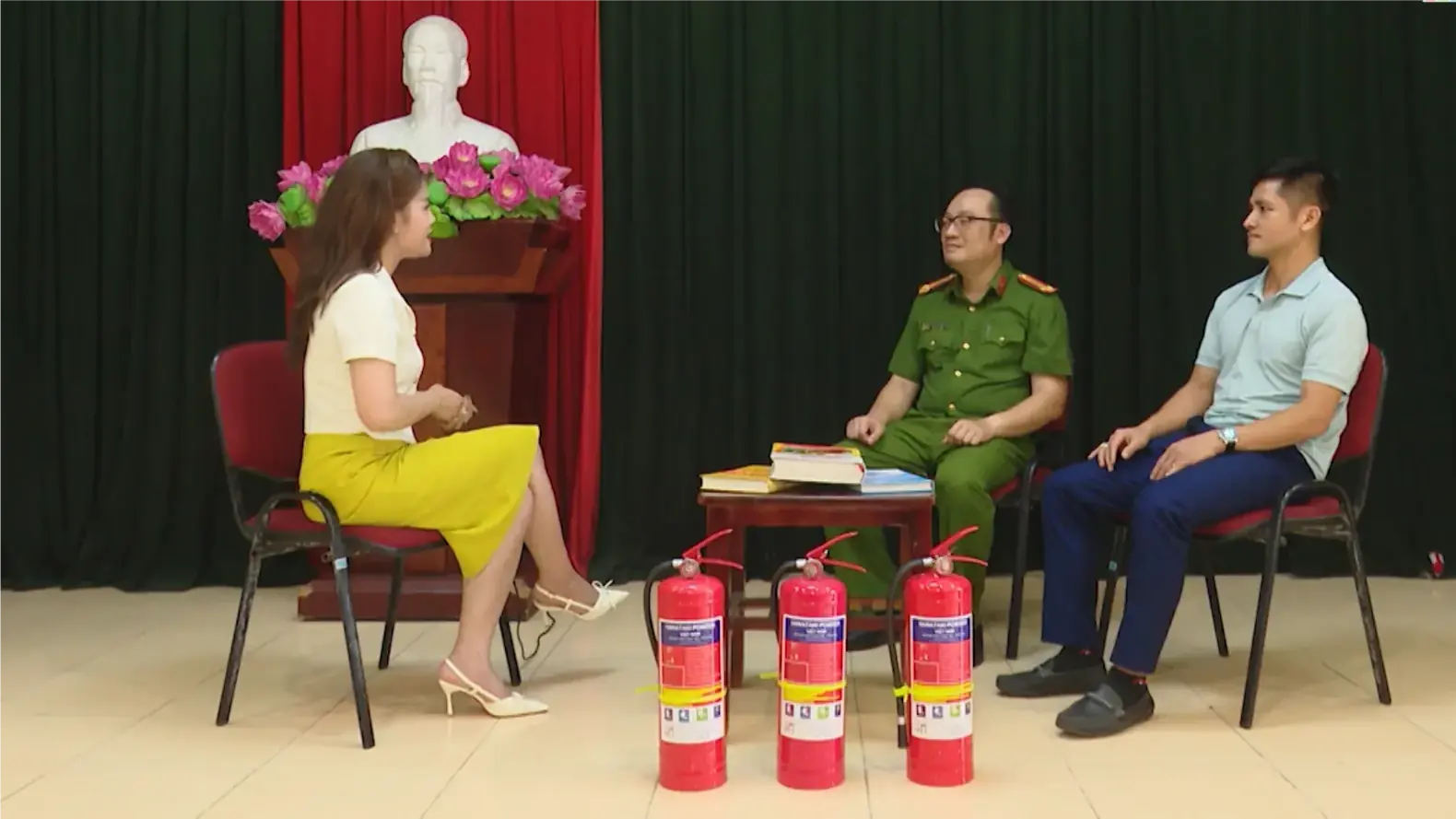 Hướng dẫn cơ sở tại các xã lắp đặt thiết bị truyền tin báo cháy | An toàn phòng cháy & chữa cháy | 23/10/2025